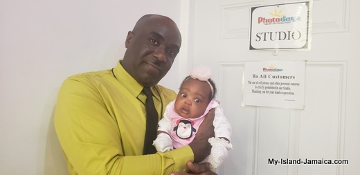 nylah_amira_gayle_1month_old_with_daddy_wellesley_gayle_jamaican_father_and_baby_3.jpg